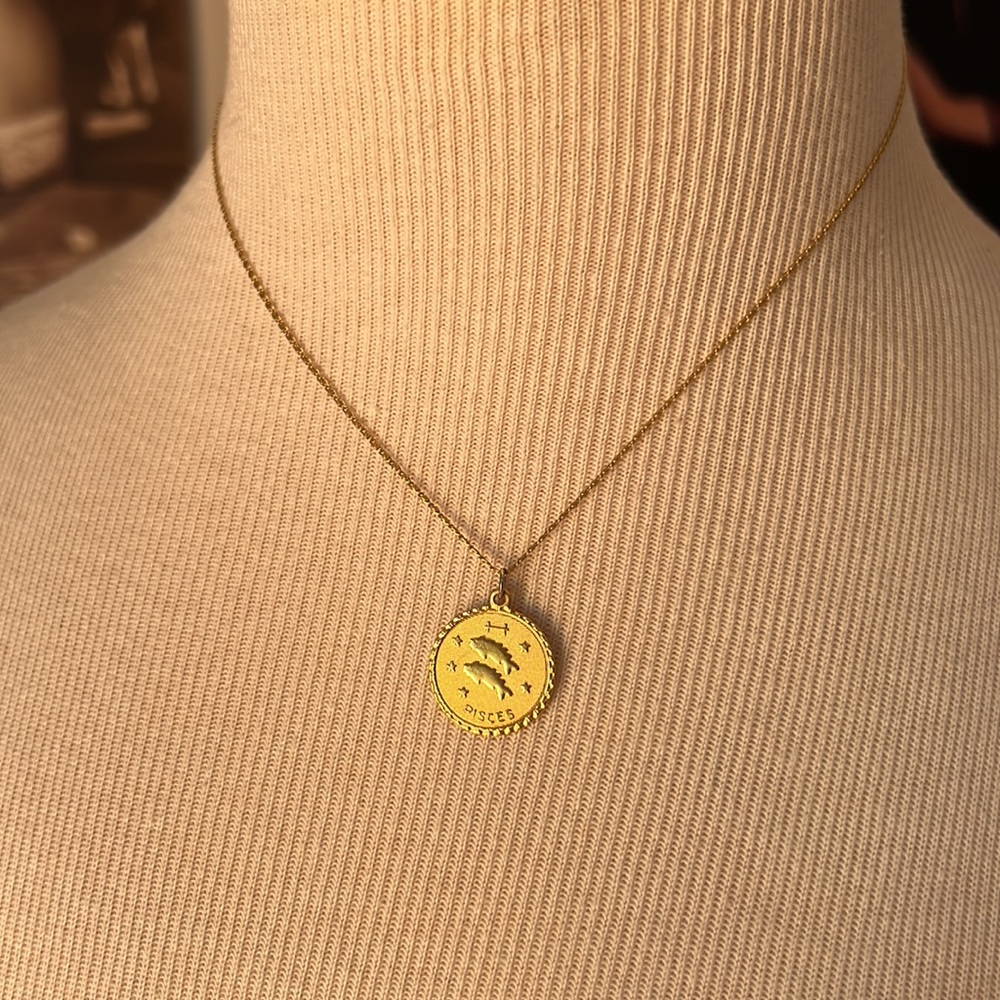Pisces ♓️ Gold Necklace